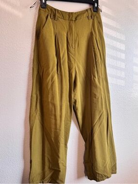 TOPSHOP Olive Green Pleated Casual Trousers